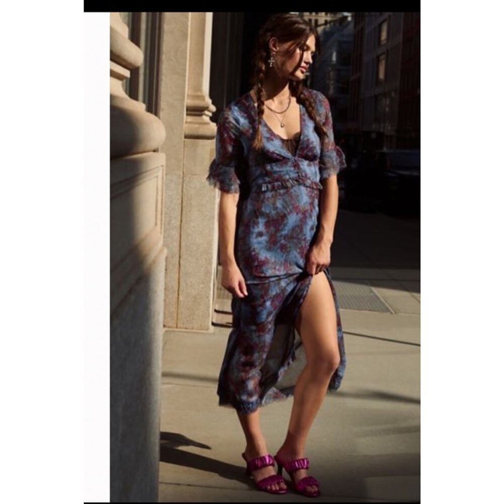 Urban Outfitters Florence Chiffon Printed Midi Dress Floral Blue M NWT